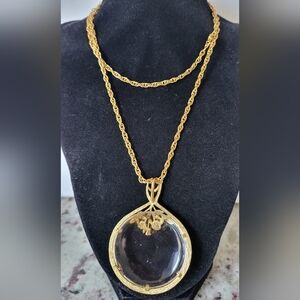 Vintage- Goldtone Pendant Necklace with Clear Locket